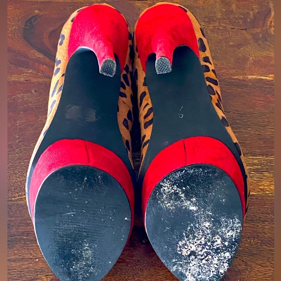 F21 LEOPARD PRINT PLATFORM CLOSED TOE HEELS - Picture 6 of 6